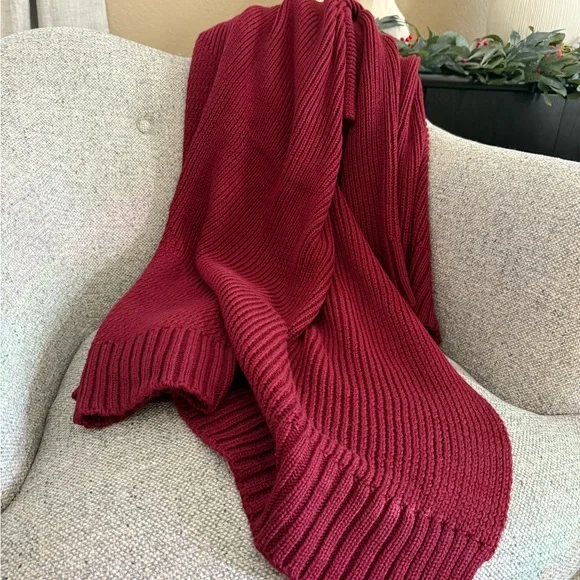 Crate & Barrel Sweater Knit Garnet Throw Blanket — 70”x55” NWOT